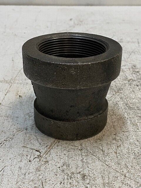 UFF Black Pipe Fitting Reducing Tee Cast Iron 2" x 1-1/2" 300 Psi C128