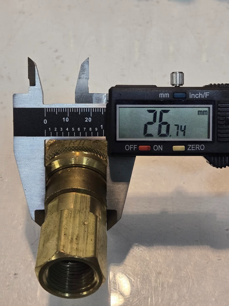 Parker 30 Series B37 1/2" Quick Connect Coupler 1/2"-14 Female Threads