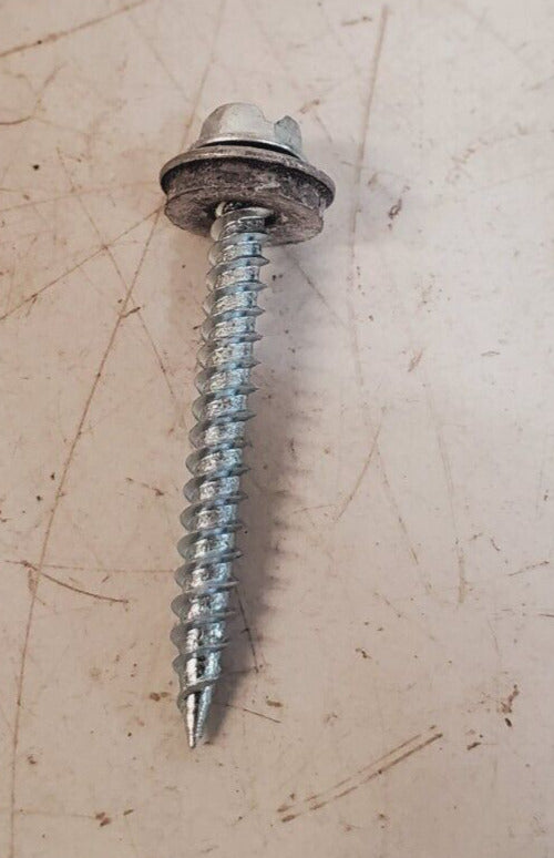 2,400 Quantity of Wood Screws #8 x 1-1/2" | HwH21P (2,400 Qty)