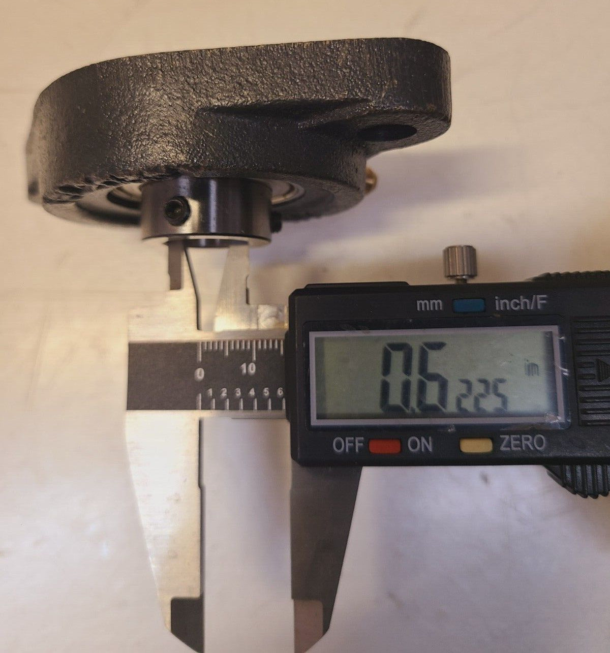 HLU 2 Bolt Flange FL203S | SB202-10G | 5/8"