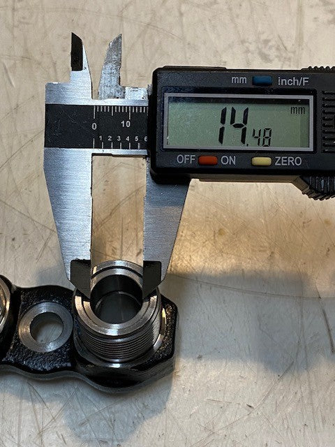A/C Compressor Adapter Fitting 25mm Thread 14mm ID 3-1/8" L 1-1/4" W 1-1/2" H