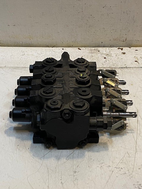 Husco 4-Spool Hydraulic Control Valve D10M0997 | 8526400 | 5000-0292