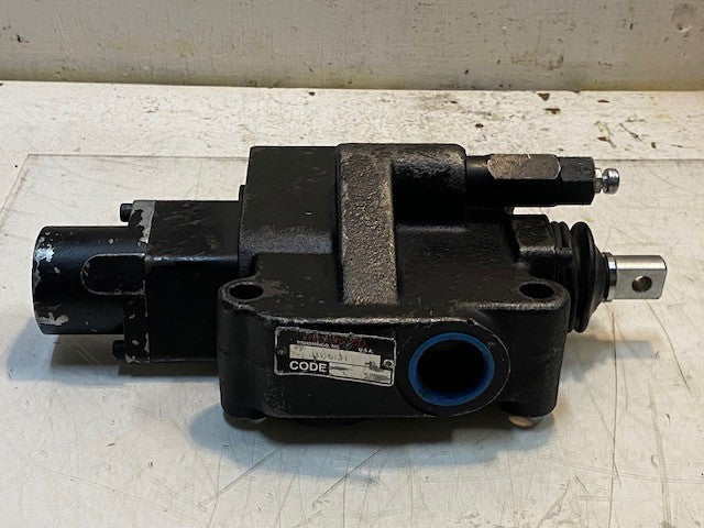 The Heil Co. Hydraulic Pump Control Pressure Valve 0316131 | 5024800 WF1 9D06
