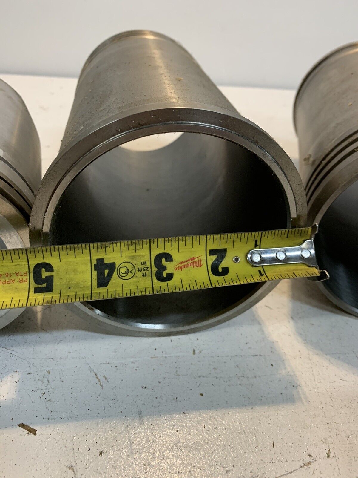 2 Pack of AP308 Pistons and Sleeves SW307 2898 584 (2 Quantity of Each)