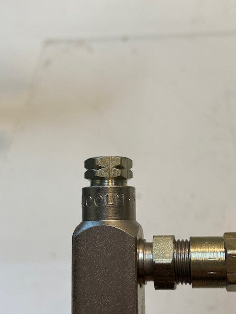 Lincoln High Pressure Control Valve Oil Injector 3-1/8" L 14mm End 13mm Mid 11mm