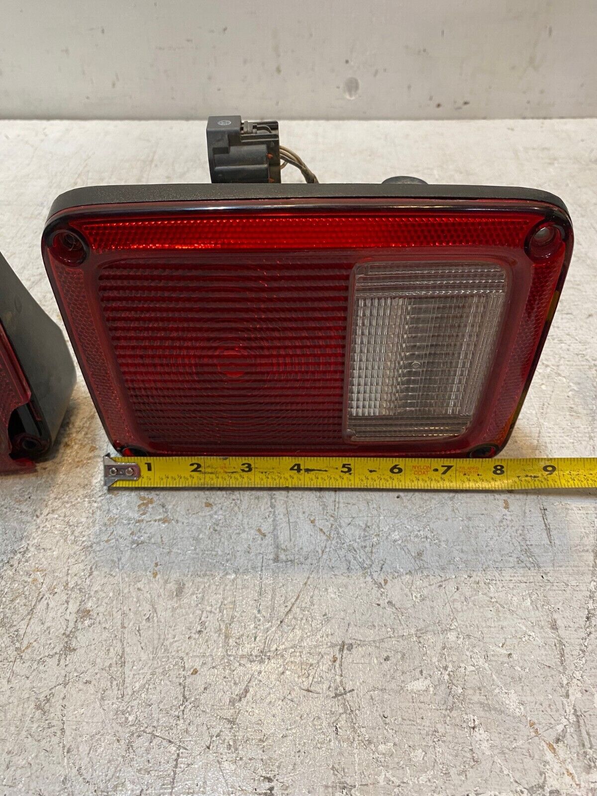 Pair of Tail Lights for Jeep Wrangler 8"x6" 55077891AG *Used Slight Damage*