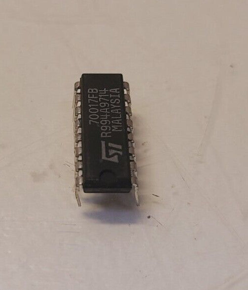 25 Quantity of Ford Integrated Circuits 70017FB |  R994A9714 (25 Qty)