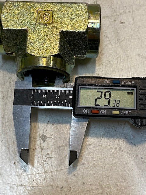2 Quantity of Hydraulic Tee Pipe Fittings 16 | 29mm Bore 3-1/8" L (2 Quantity)