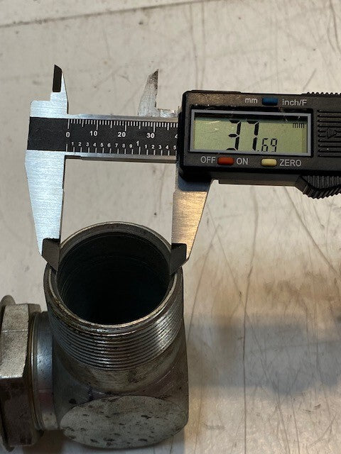 Hydraulic Elbow Adapter 3-1/2" L 3-1/4" H 47mm OD Thread 33mm ID