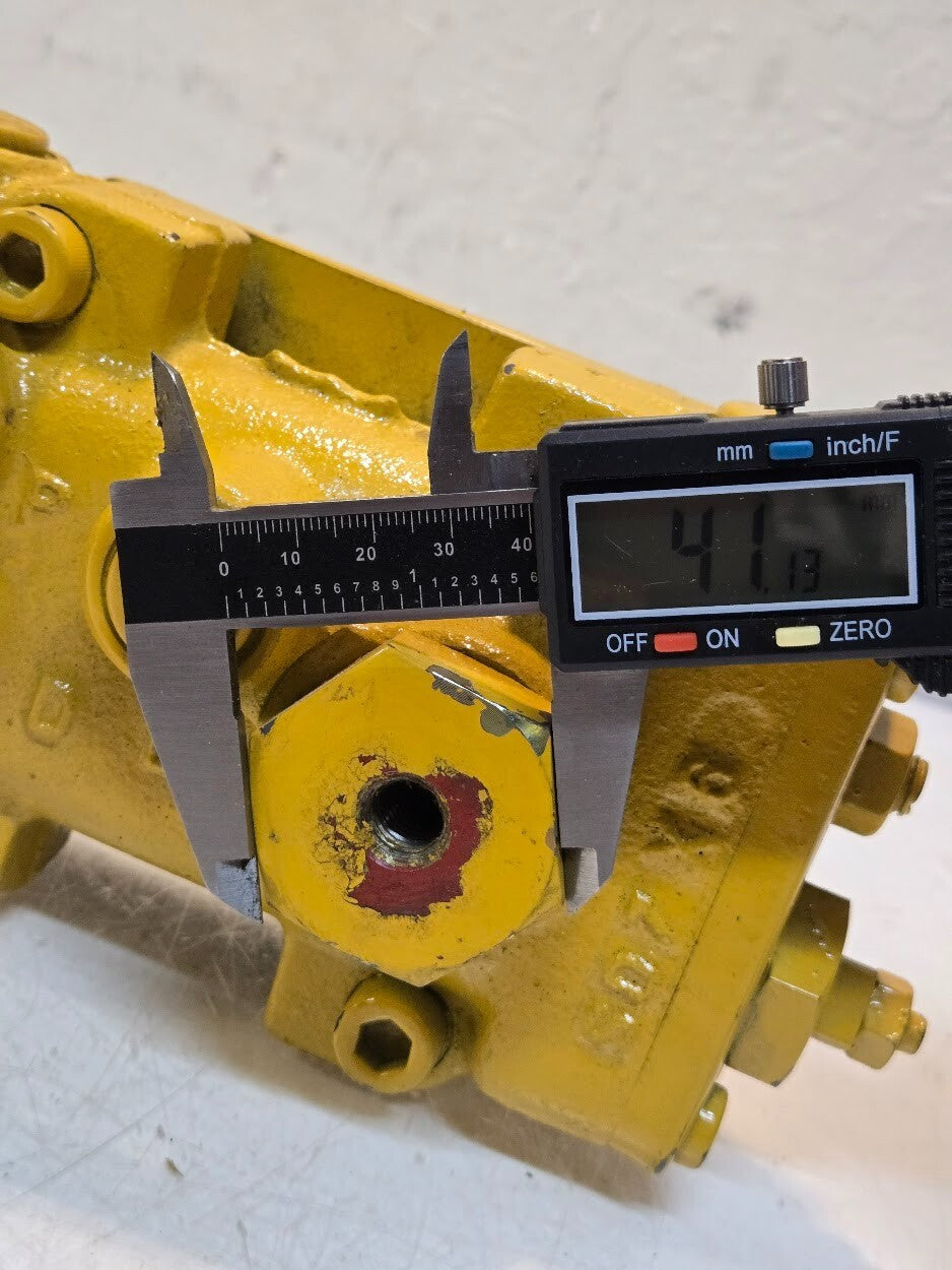 Hydraulic Control Valve SD7X6 | 9-1/2" x 4-7/8" x 3-1/2" | 10 mm Thread