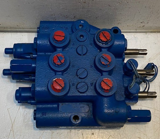 Skid Steer Hydraulic Control Auxiliary Valve Loader 02357021 | 34673 ABP