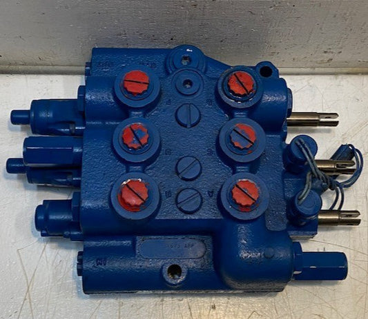 Skid Steer Hydraulic Control Auxiliary Valve Loader 02357021 | 34673 ABP