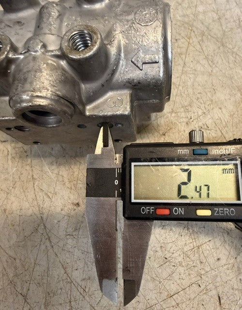 Donaldson P163681 Hydraulic Filter Head Assembly Fluid Filtration Mount Adapter