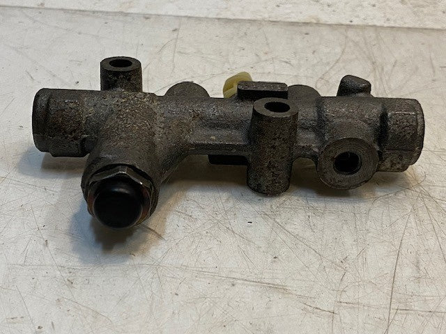 Brake Proportioning Valve 2711 | 0202 | 5-1/2" Long 4" Wide