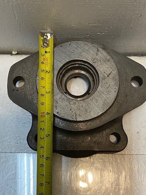 Lynch DB-1685-3 Hydraulic Gear Pump Shaft End Cover Flange Plate 52mm Bore