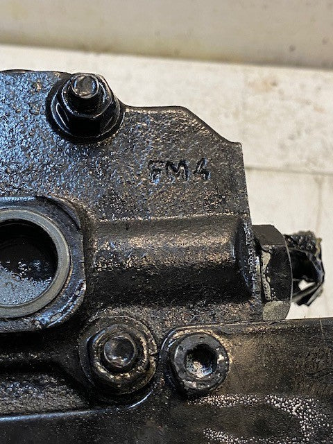 Hydraulic Directional Control Valve FM4 | FM5 | 7" x 9-1/2" x 4-1/4"