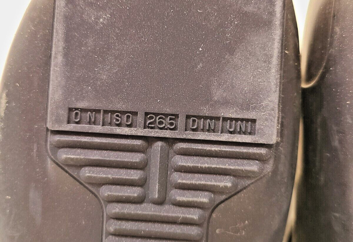 Lange Downhill Ski Boots Mid 5.6 | 3070088 | BLK 26.5 | C3070020S