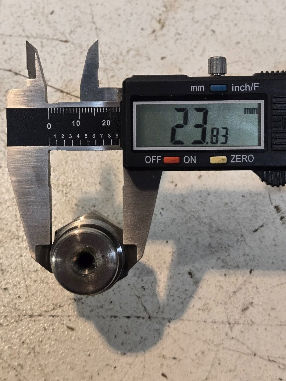 7 Quantity of Free Flow Grease Fittings with Vented Cap Body (7 Quantity)