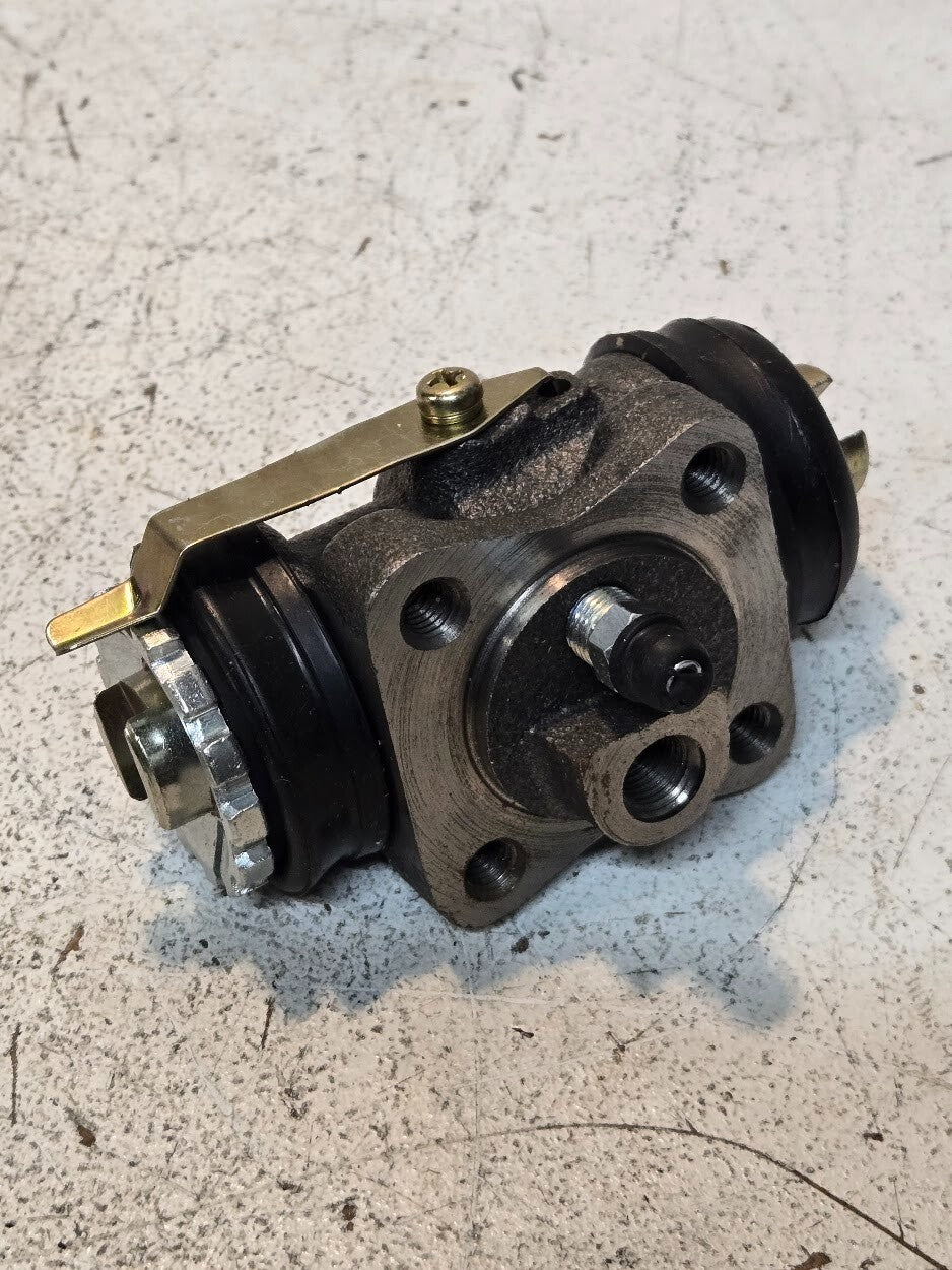 Rear Left Brake Cylinder for Toyota FJ