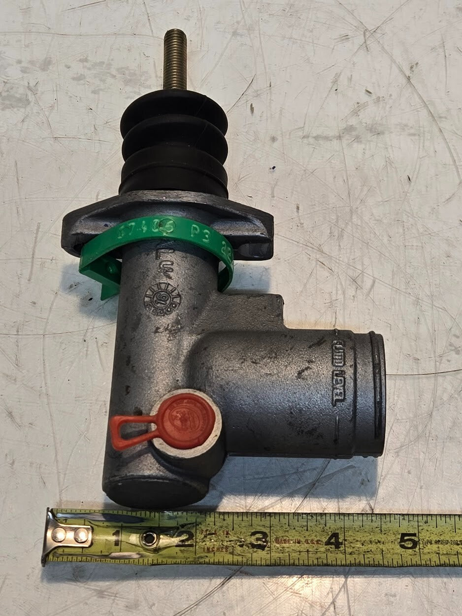 Carlisle Clutch Master Cylinder 67406 P3 22x23 MC29 | 1/4" Threaded Port
