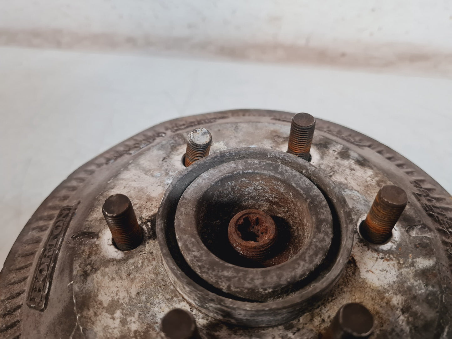 Horton Drivemaster Fan Drive Center Thread Left Hand 4087853 | 989465 | 601577