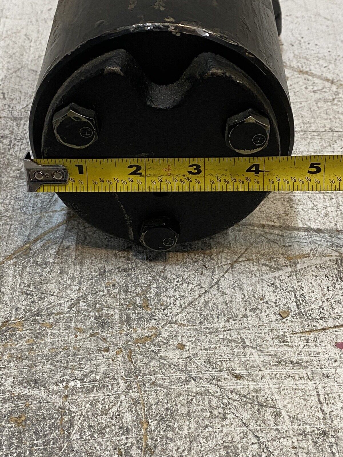 John Deere Carrier Roller TH100446 | 763 IK9