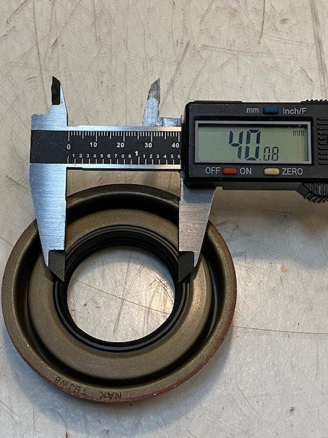 5 Quantity of Auto Xtra 4762N Rear Wheel Seals NAK TBJW6 (5 Quantity)