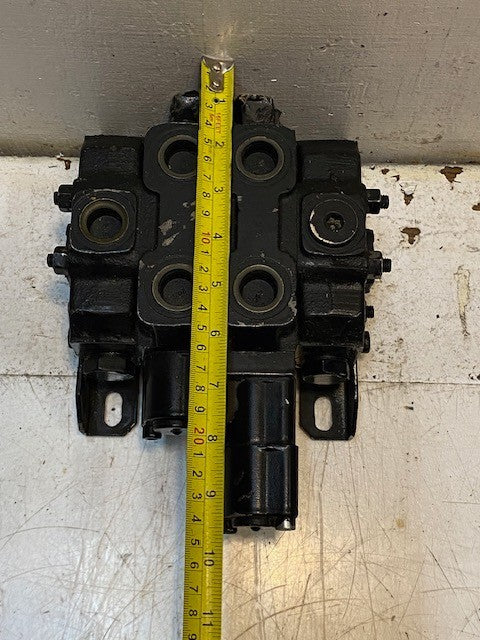 Hydraulic Directional Control Valve FM4 | FM5 | 7" x 9-1/2" x 4-1/4"