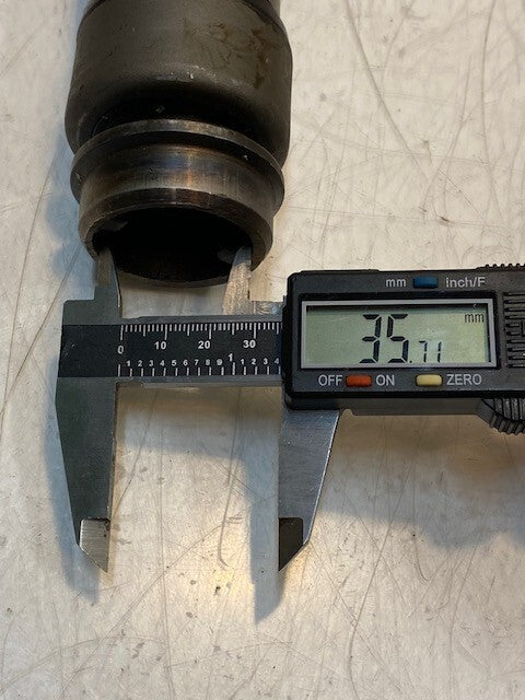 Drive Shaft End CAM979 | 08134A | GWB-K | 7-1/2" L 3-1/2" W 35mm Bore 54mm OD