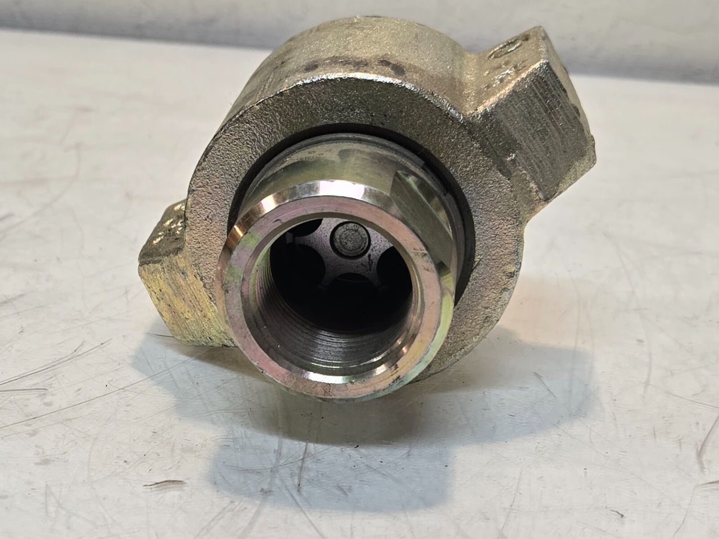 Dixon 242-8 Perfecting Coupling Series WS Wingstyle Hydraulic Threaded Coupler