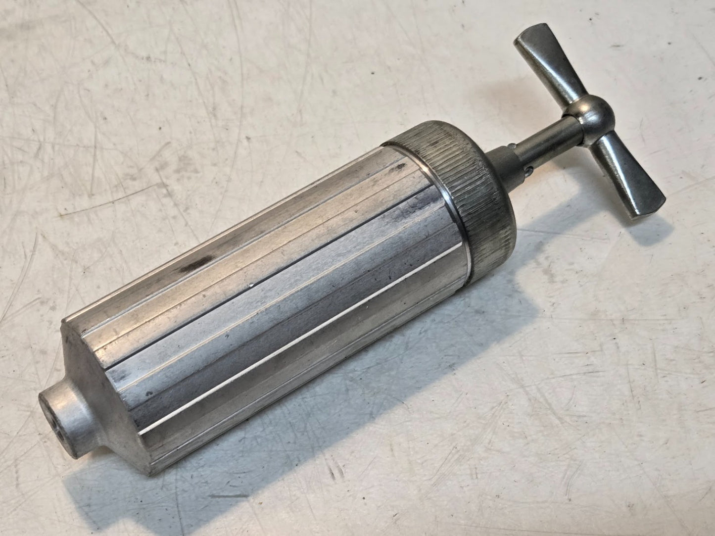 Alemite Screw Type Grease Gun C-600 1/8" FNPT | 4930-00-629-1157 | MIL-G-3859D