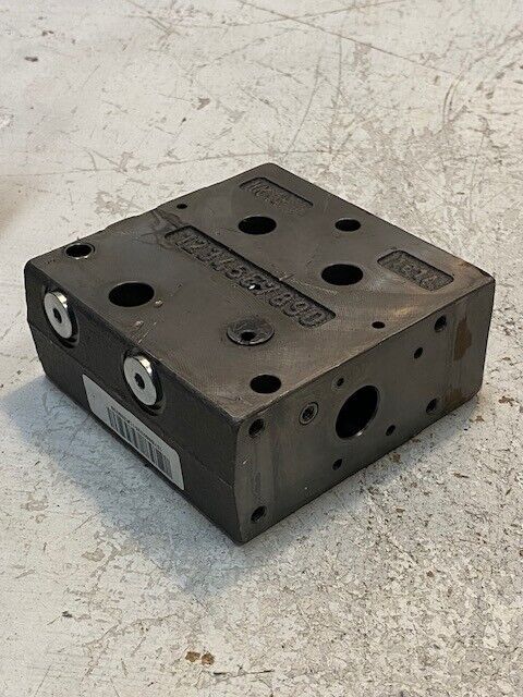 Danfoss Swing Pivot Module Hydraulic Valve Manifold 1234567890