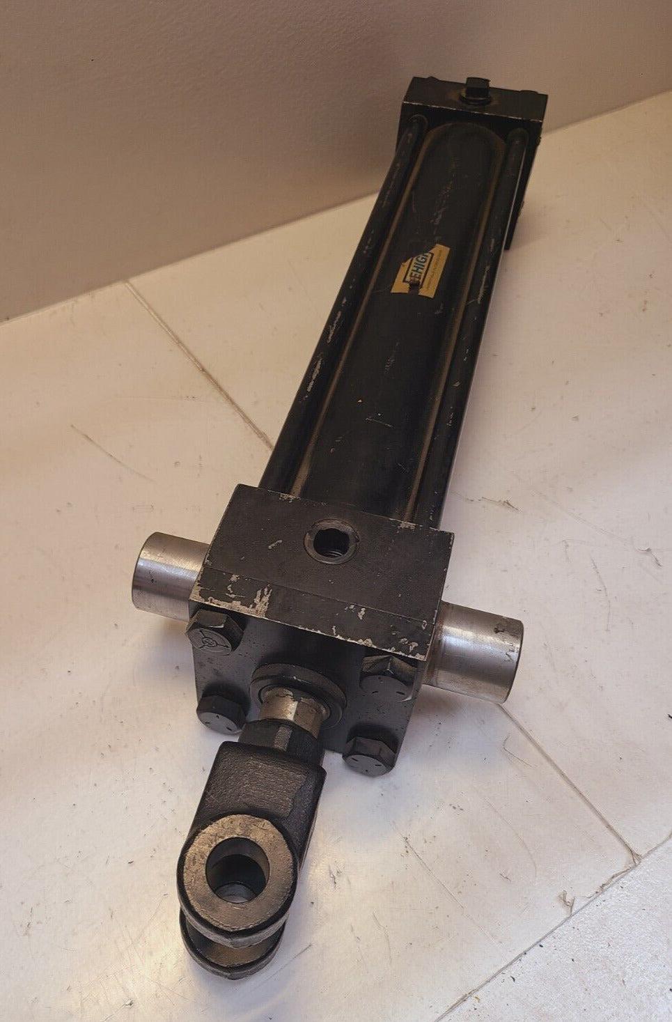 Lehigh Pneumatic Air Cylinder Model HP25 S/N 1029357