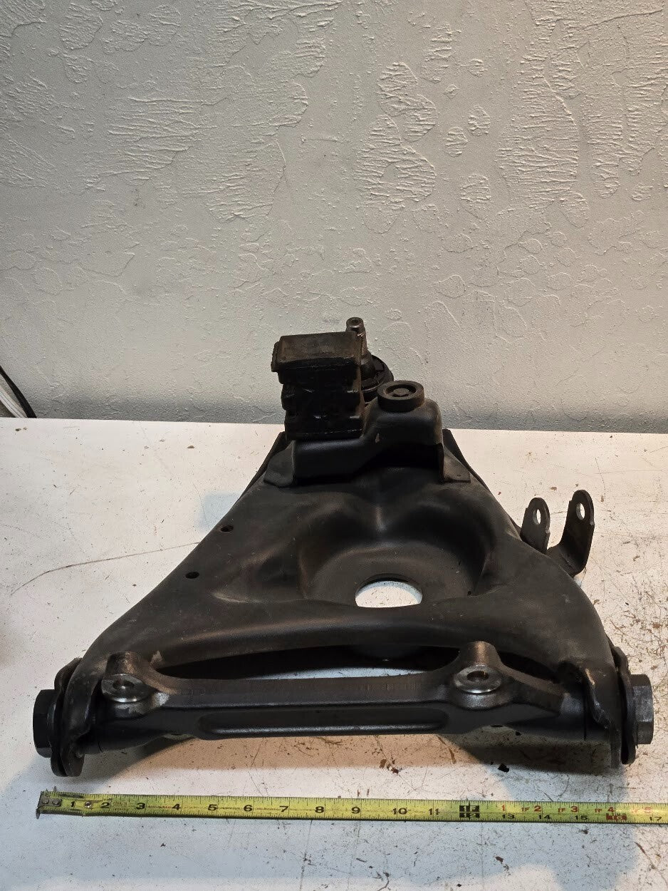 Lower Front Passenger Side Suspension Control Arm 337516 for GM 45D3261 | 14 BO1