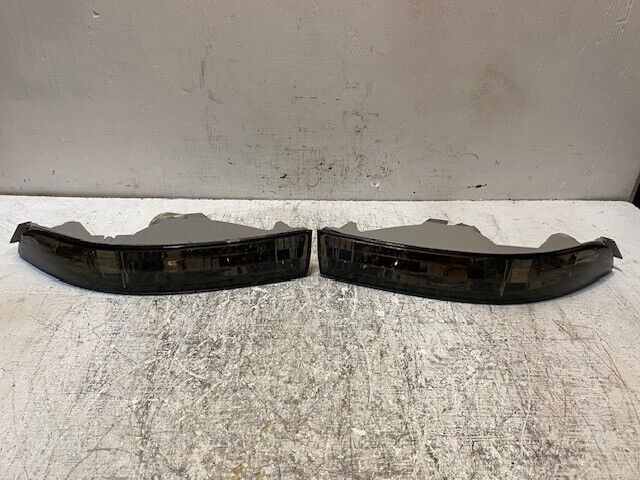 Pair of Turn Signal Lights 08-317-1631R-F, 08-317-1631L-F, 01-317-1631R-C