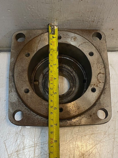 Hydraulic Motor Housing Mounting Flange 2K28 | 109mm Bore