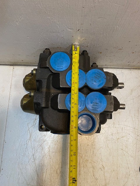 Hydraulic Forklift Directional Control Valve 916820, K1097SDH, 2343026, 2489435