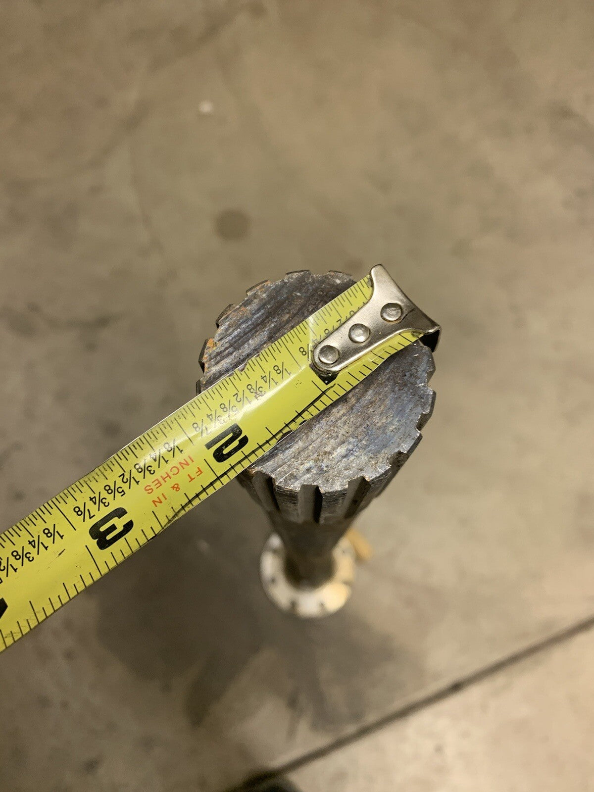 2520-01-037-9186 Automotive 40-1/4” Long 8 Bolt Axle Shaft 16 Spline, 5-1/4” Lug