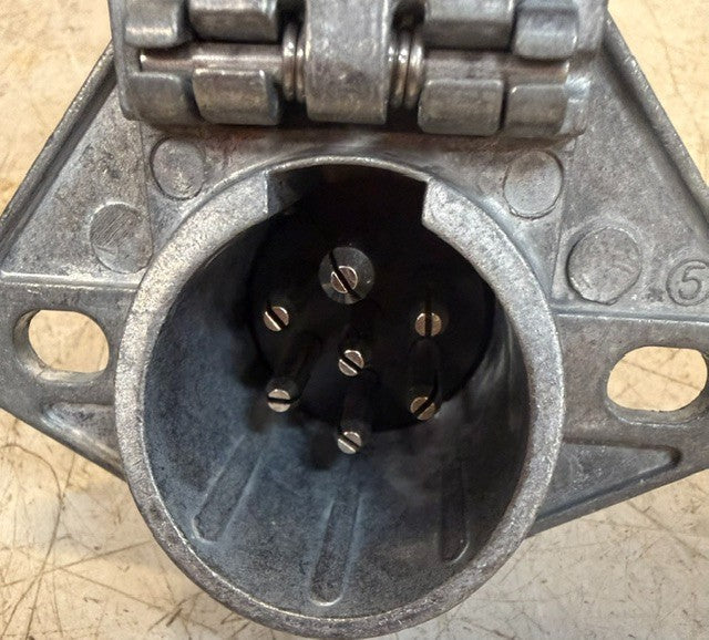 2Qty Philips Industries 15-720 7-Way Trailer Socket For Commercial Semi Trailers