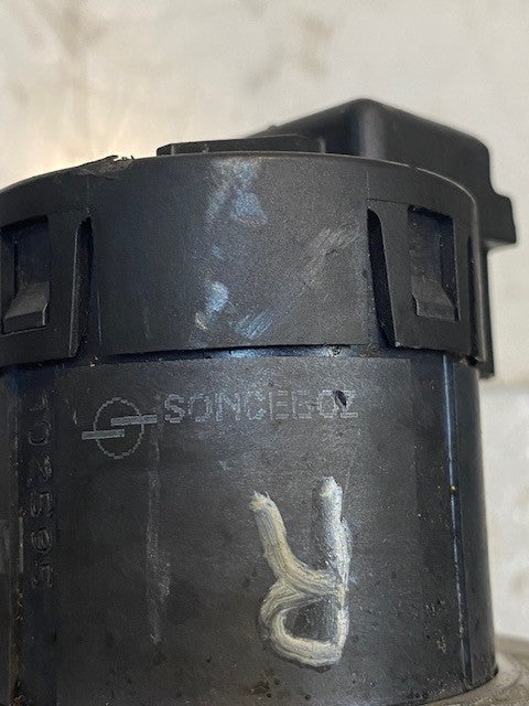 Delphi Exhaust Gas Recirculation Valve 102595, PBT-GF30, 69X64960A, 2995100006