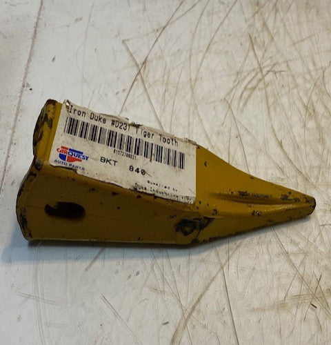 Car Quest Iron Duke D23T Tiger Tooth D230T Bucket Tooth Excavator