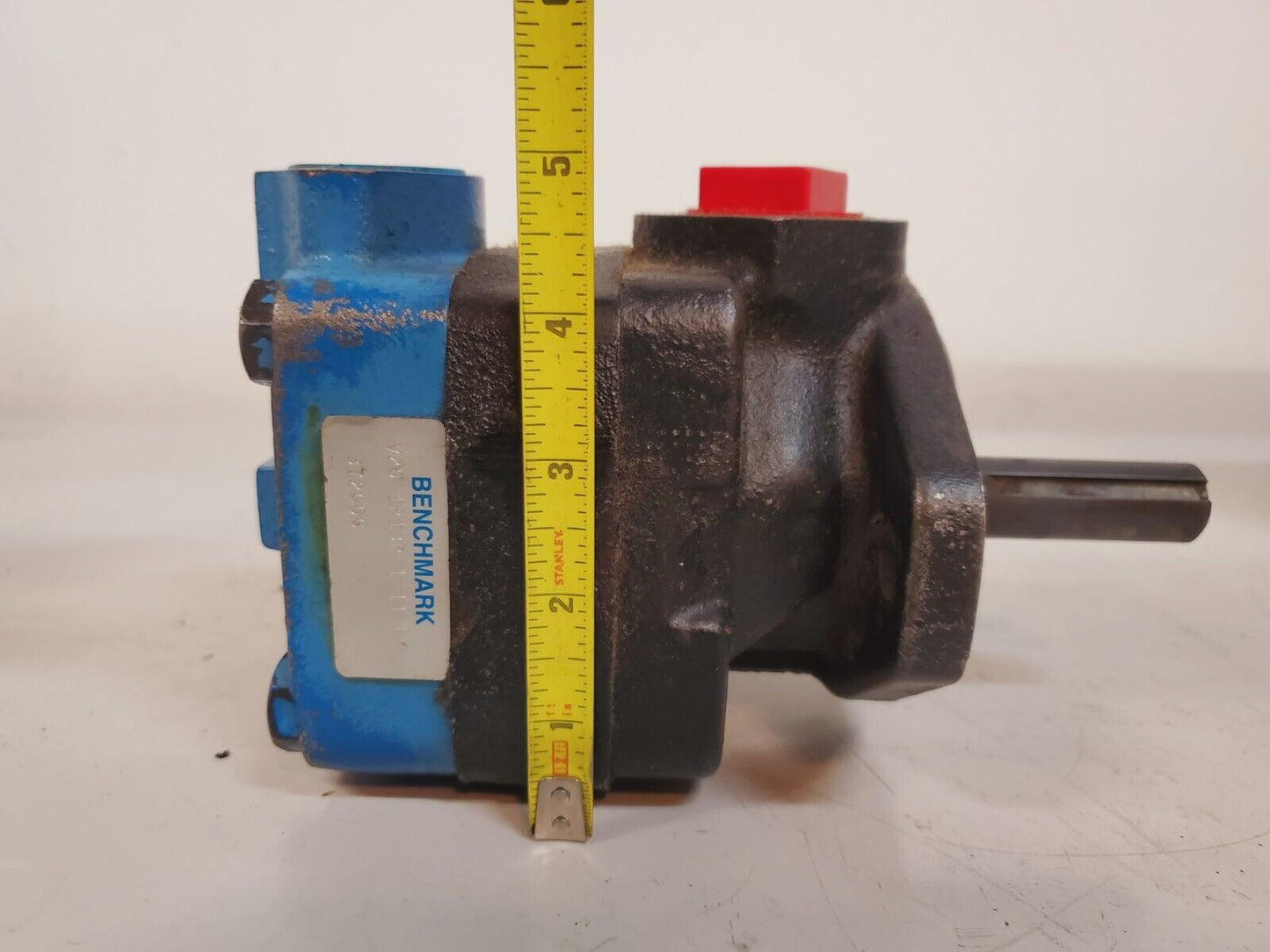 Benchmark Hydraulic Pump V201P13P1A11 | LH | 372606 | 300130