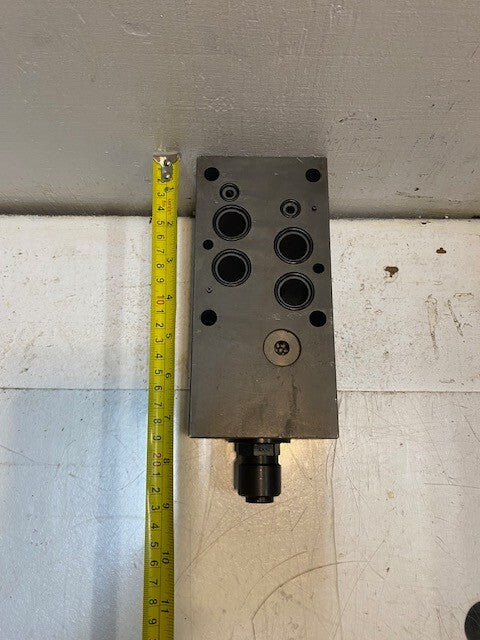 Hydrotechnik Frutigen Hydraulic Valve SDV PE 16 SM-0 P210 | 9" L 3-1/2" W