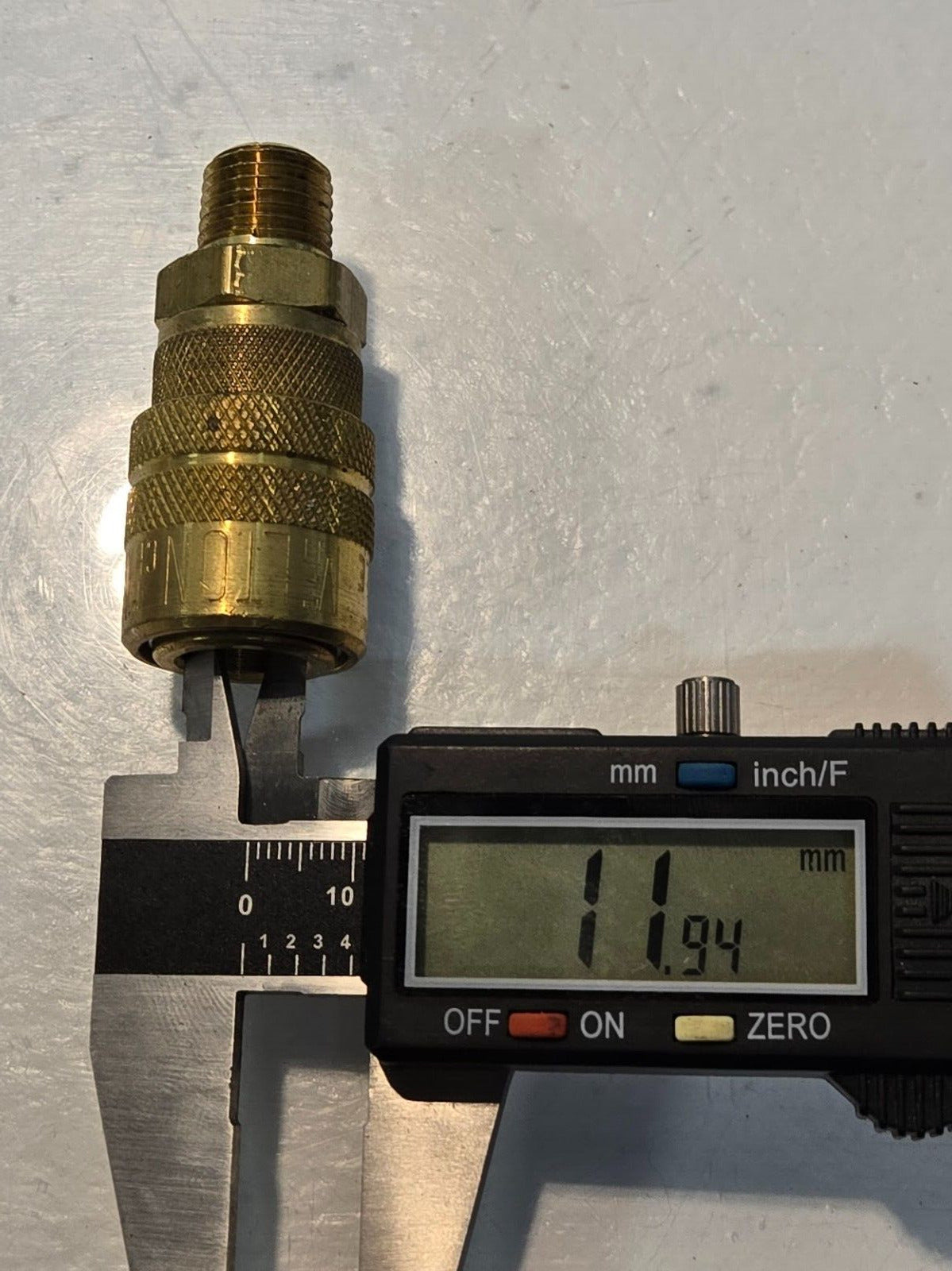 9 Quantity of 1/4" Milton Kwik Change M Style Couplings 1/4" MNPT Brass (9 Qty)