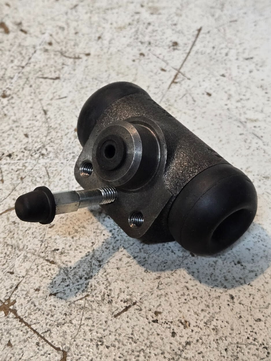 2 Quantity of Knott Brake Cylinders 27 1KN | 12 1KN (2 Quantity)