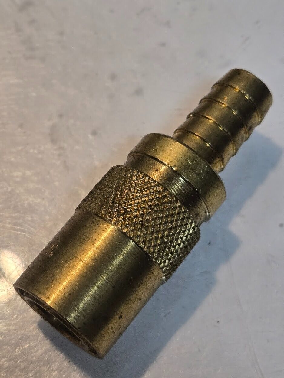 8 Quantity of Parker P300 Series 3/8" Quick Couplings 3/8" Hose Barb (8 Qty)