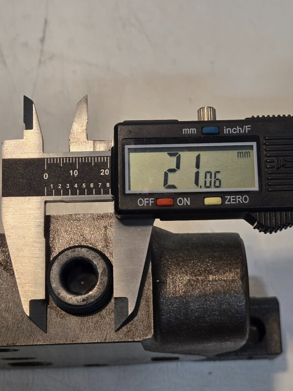 Hydraulic Manifold RSM 4 | 1/2 in FPT Side Inlet | 3/4 in FPT Face Inlet/Outlet
