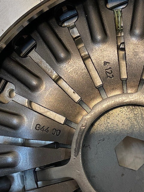 LuK Shaeffler Clutch Kit 624-3183-00, 324-0336-10, E9606, 22-Spline 29mm Bore