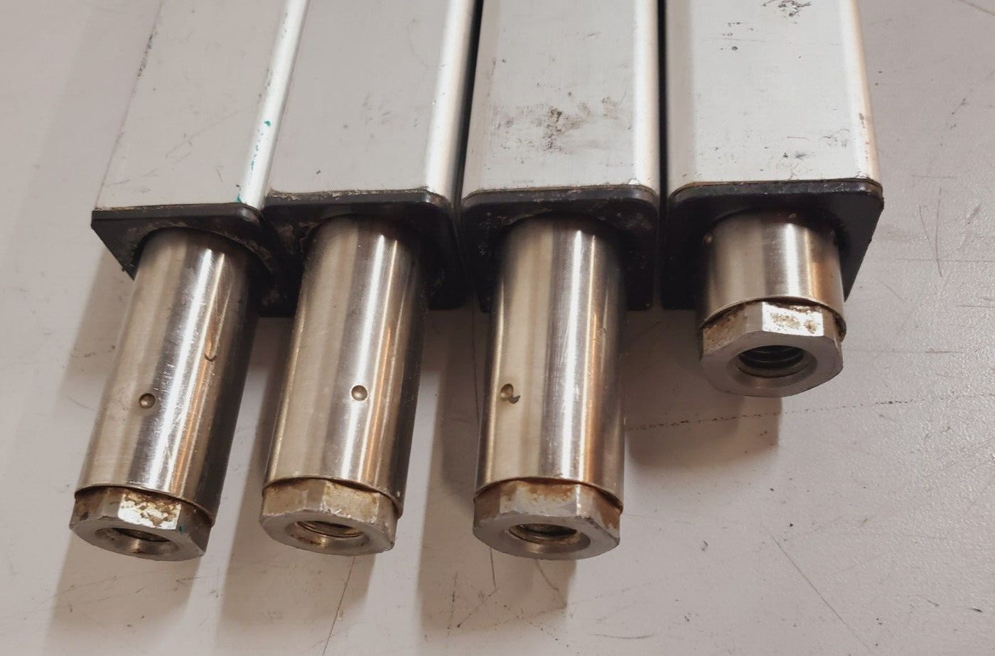 4 Qty of ErgoSwiss Table Lift Cylinders & Pump 4-1000-12-MAN-RF-SC-LA (5 Qty)