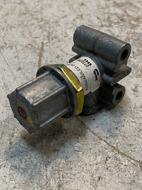 Bendix 277222 PR-2 Pressure Protection Valve 95Psi | A1510T | 242446